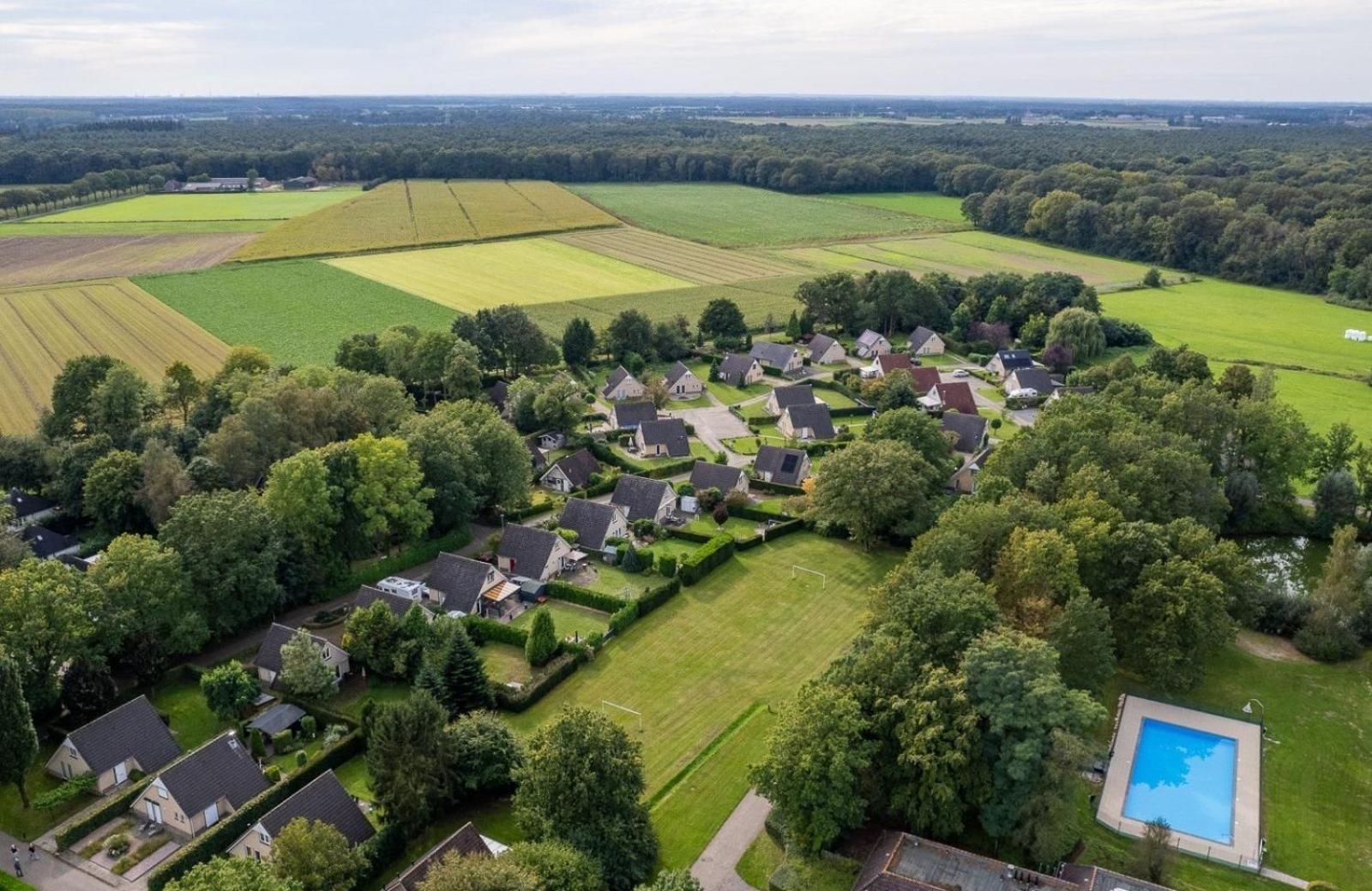 PosterholtGeschakelde Recreatiewoning Met Omheinde Tuin别墅 外观 照片